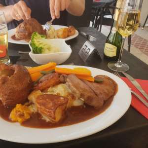 Can anyone recommend: Sunday lunch Villamartin Plaza